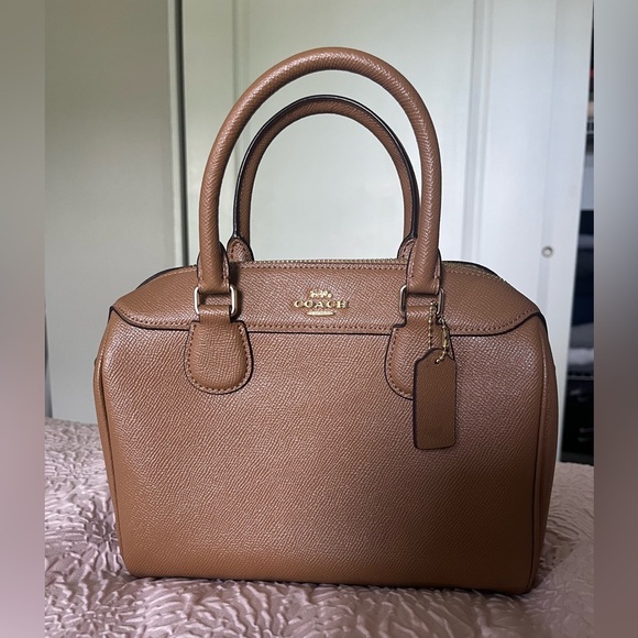 Coach Brown Purse, can be styled different ways - Picture 4 of 5